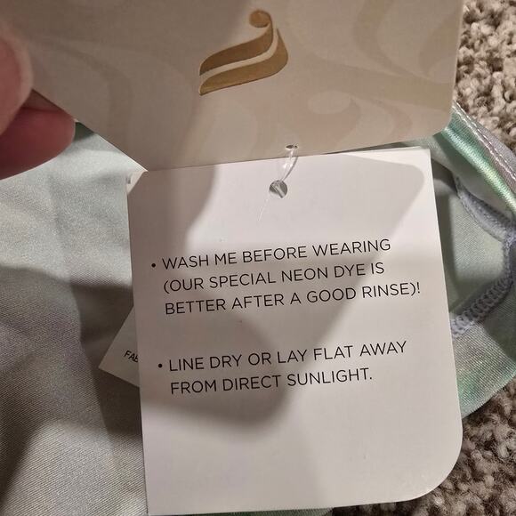 NEW NWT Fabletics Oasis Twist Built-In Bra Tank Cosmic Halo Shine | Size Large - Picture 9 of 10